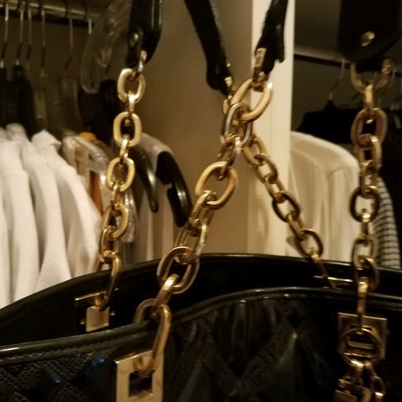 Versage Large Quilted Shoulder Bag - Picture 10 of 16